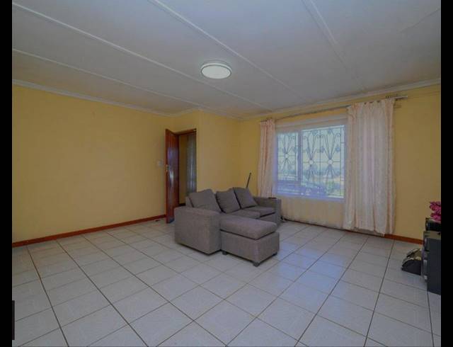 3 BEDROOM PROPERTY TO RENT IN EVEREST HEIGHTS